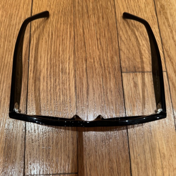 CELINE - Round Cat-eye Black Sunglasses - Picture 3 of 9